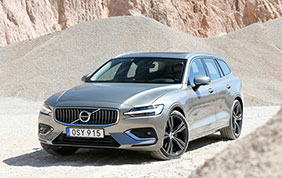 Volvo aggiorna la S60 e V60 con il model year 2023 