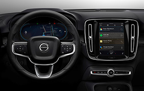 Volvo XC 40 Recharge con Google Integrate