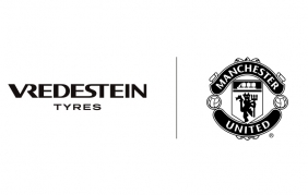 Apollo Tyres in campo col Manchester United