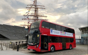 ZF fornisce un sistema di trazione elettrica a un autobus con cella a combustibile