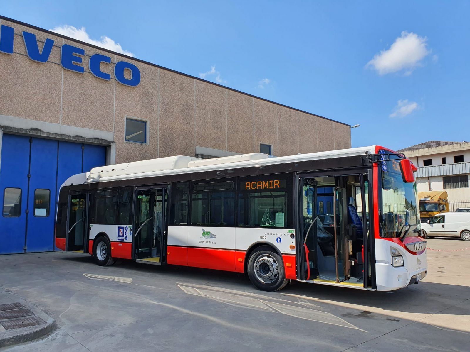 Nuovi autobus Iveco