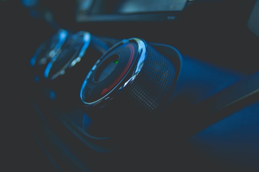 L'aria condizionata auto è rumorosa, cosa dobbiamo fare?