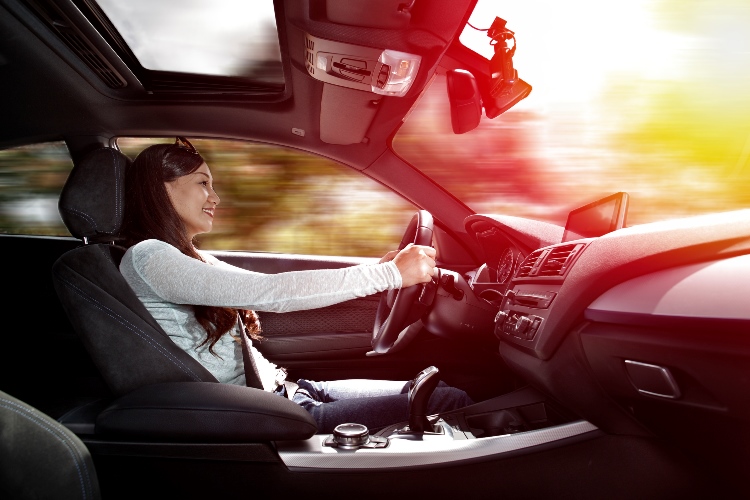 6 categorie di accessori auto must have per un'estate on the road