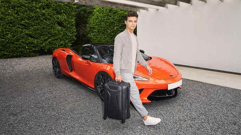 TUMI e McLaren arricchiscono la loro collezione da viaggio