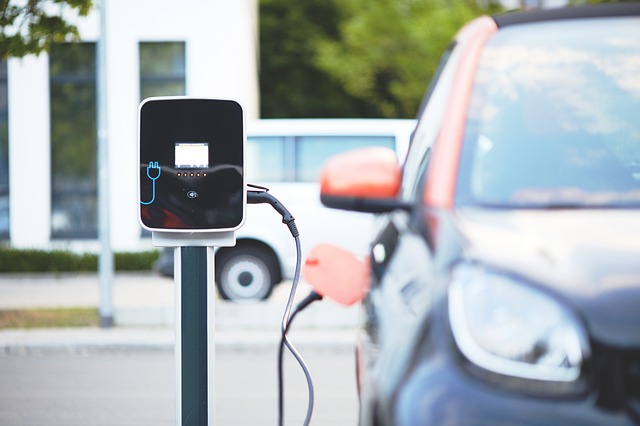 Novità auto elettriche 2022, c'è solo l'imbarazzo della scelta