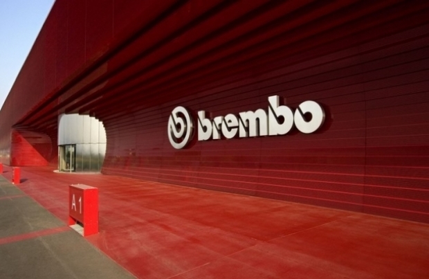 Brembo: un treno in corsa nel frenante!