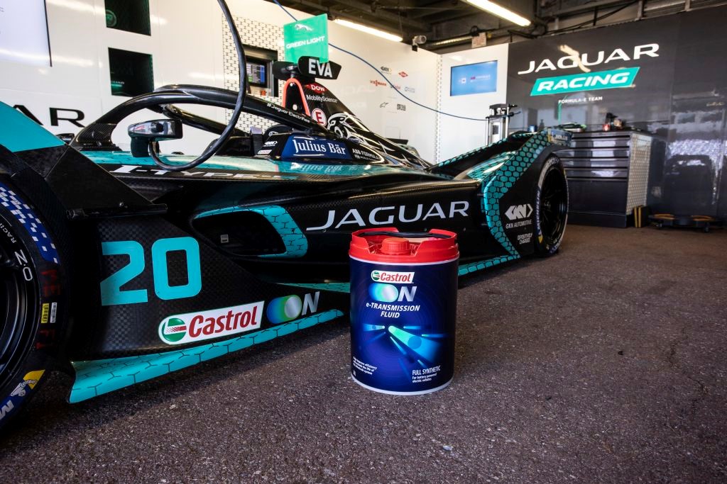 Castrol e Jaguar Racing: migliori prestazioni con i nuovi liquidi per la Formula E