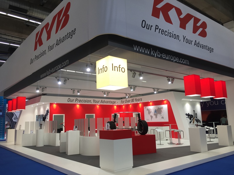 KYB vicino ai meccanici ad Automechanika Francoforte 