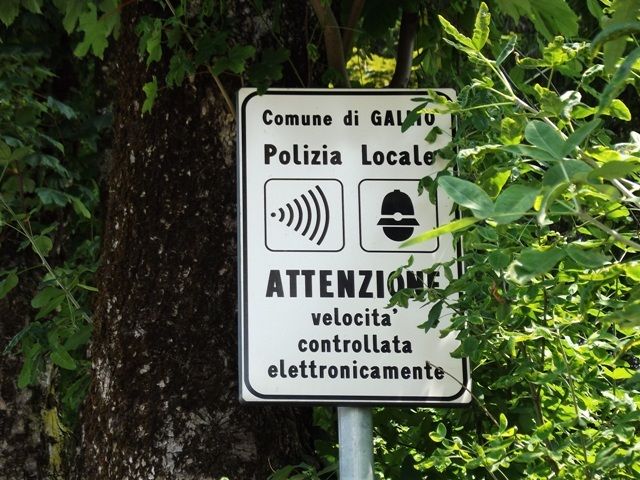 Cartello di avviso autovelox