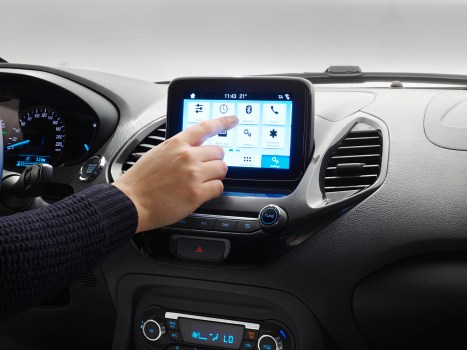 Gli infotainment auto più avanzati spiegati in un video tutorial di Automobile.it