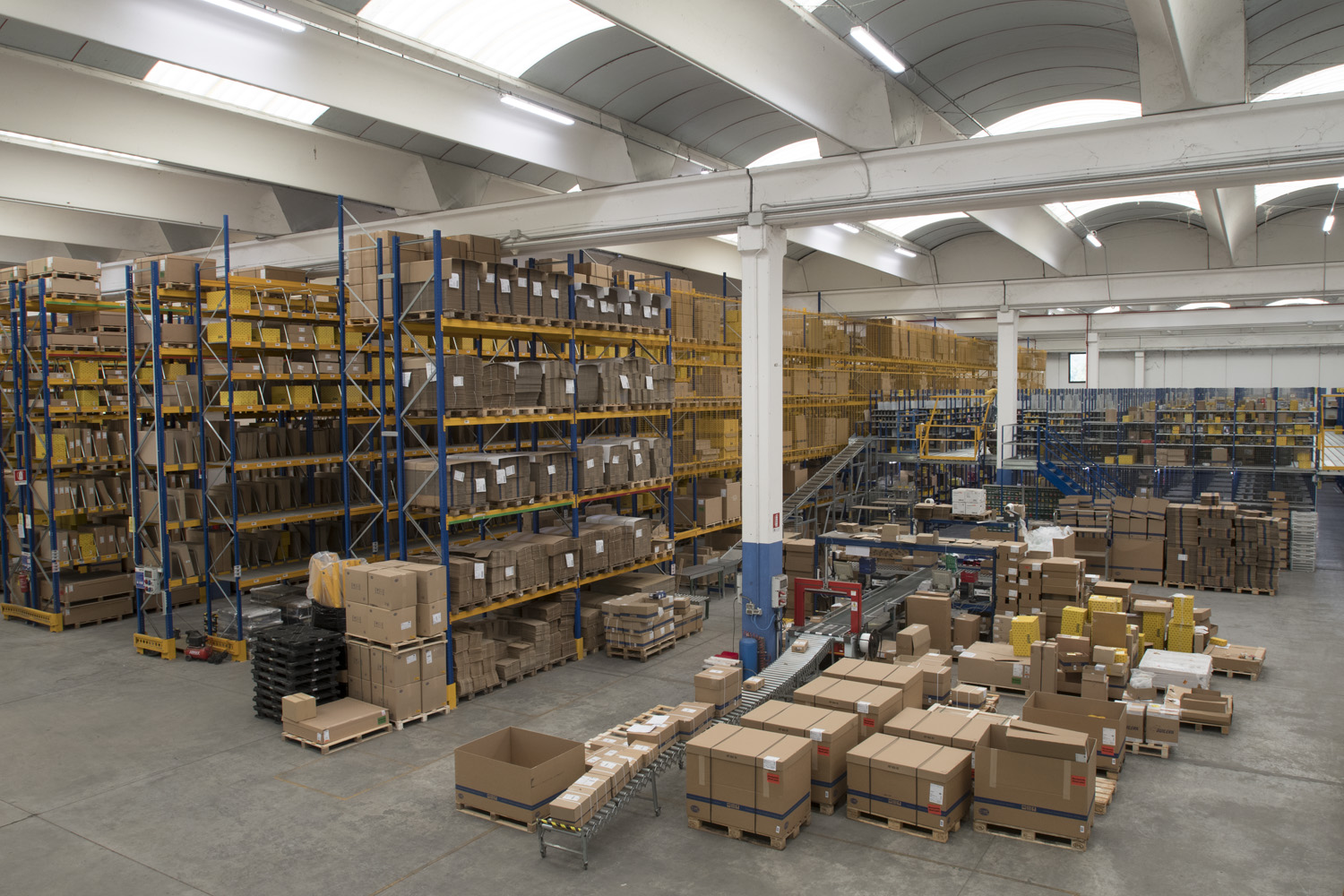 Logistica ricambi di Hella a Milano