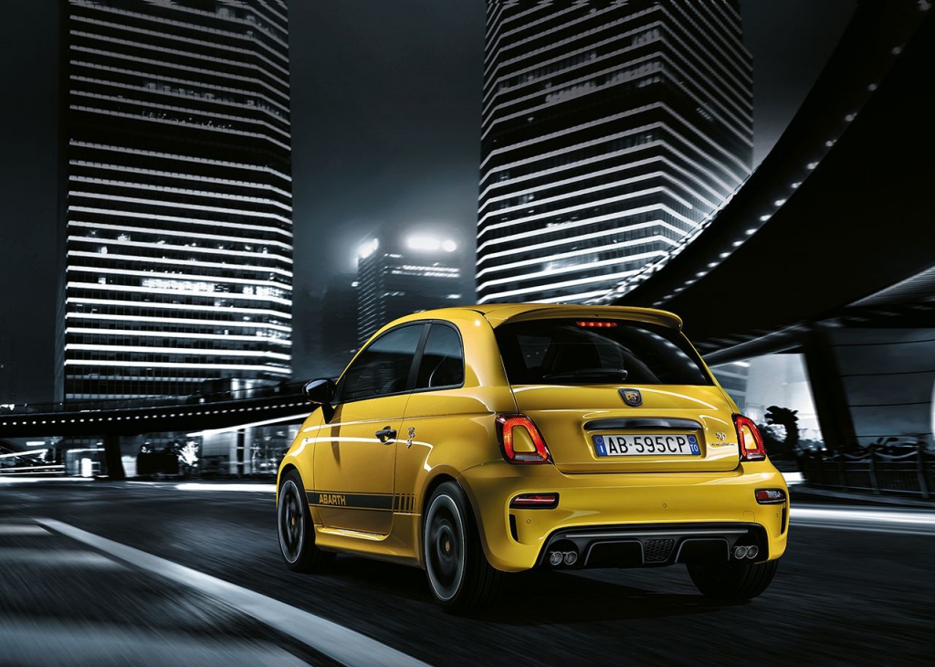 Abarth 695: nuova gamma e dotazioni