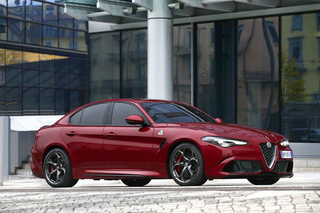 Alfa-Romeo-Giulia-Quadrifoglio