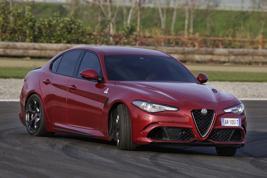 Alfa-Romeo-Giulia-Quadrifoglio