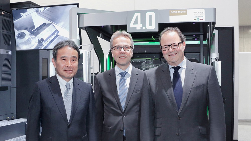 Da sinistra a destra: Dr.-Ing. Masahiko Mori, President of DMG MORI COMPANY LIMITED, Dr. Stefan Spindler, CEO Industrial of Schaeffler AG, and Christian Thönes, Chairman of the Executive Board of DMG MORI AG