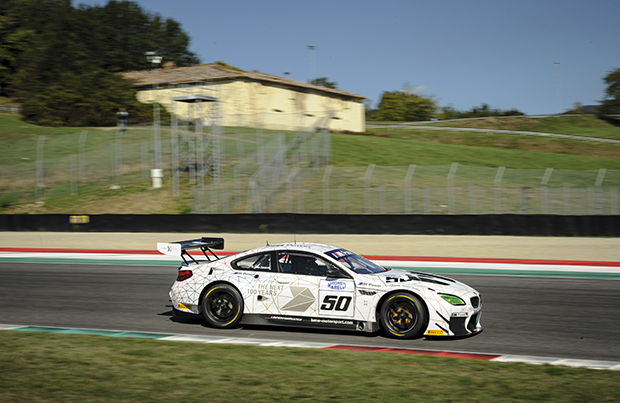 Alex Zanardi torna alle corse, alla guida di una BMW M6 GT3