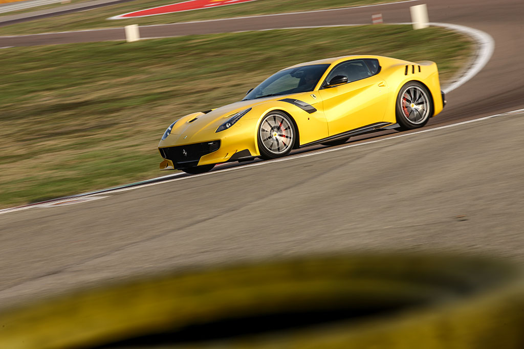 Inforicambi-Ferrari-F12TDF
