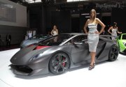 Il brand Lamborghini compie 50 anni: si presenta la supercar Sesto Elemento