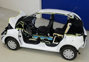 ARRIVA HYBRID AIR;  NUOVO SISTEMA IBRIDO AD ARIA COMPRESSA PER PEUGEOT E CITROEN