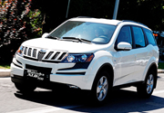 Nuovo Mahindra XUV500 in abito da lavoro