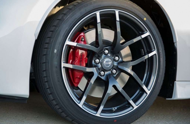 3 livelli di upgrade per migliorare i freni della Nissan GT-R