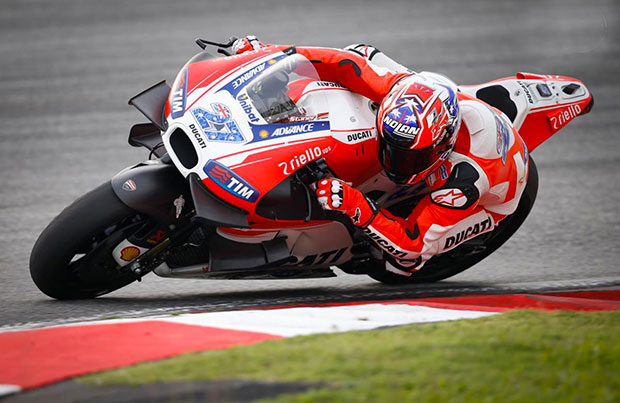 Casey Stoner testa a Misano la Desmosedici GP