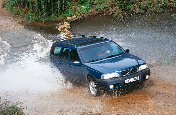 Volvo V90 Cross Country: lusso in offroad