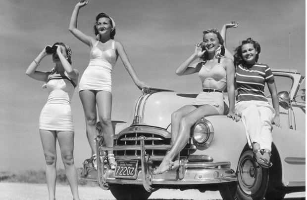 8 Marzo: apertura del Salone di Ginevra e donne in tailleur.