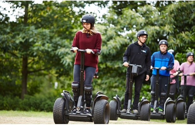 Nuove frontiere della mobilità: il TCS effettua i test sui mezzi alternativi.