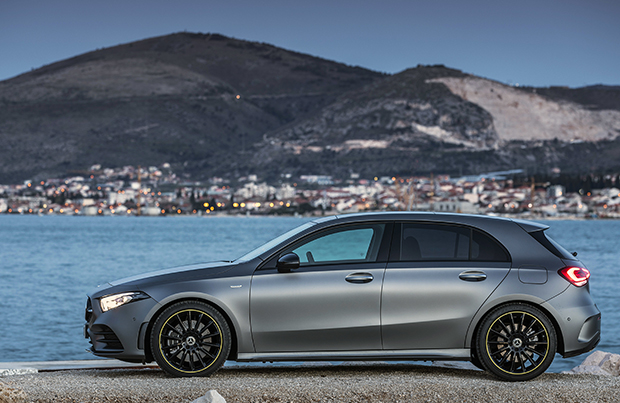 Audax, Giro dei due mari: da Napoli a Bari alla guida della nuova Mercedes-Benz Classe A W177