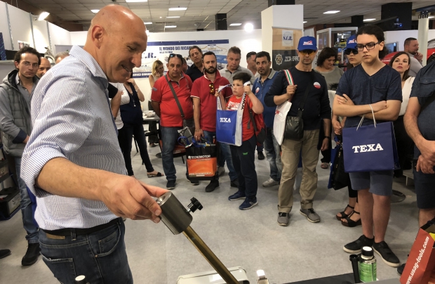 S.C.R. fa il botto ad AutoServiceTec 2018