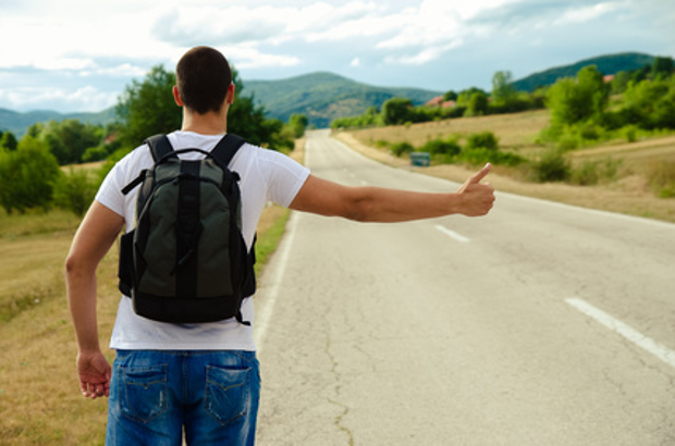 Vip e autostop: a chi dareste un passaggio lungo la strada ?