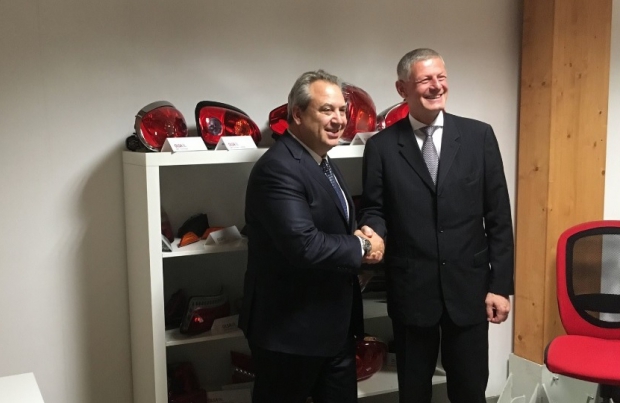 Illuminazione, Magna acquista OLSA