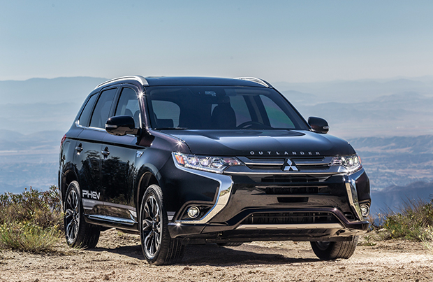 Nuovo Mitsubishi Outlander PHEV: è record nei consumi