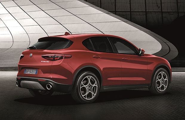 Nuova Alfa Romeo Stelvio Sport-Tech