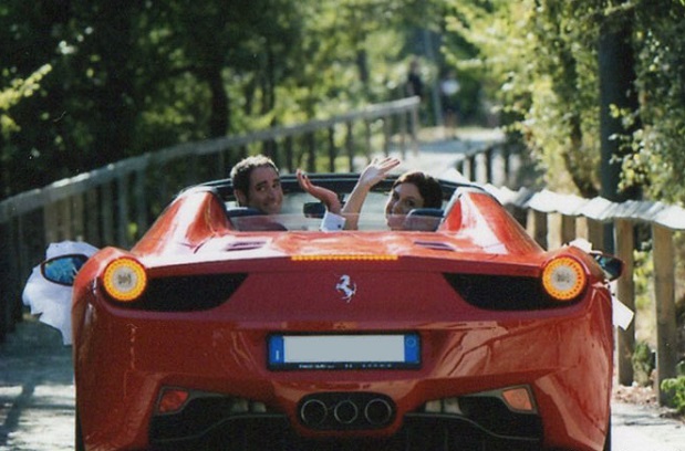 San Valentino a bordo di una Ferrari.