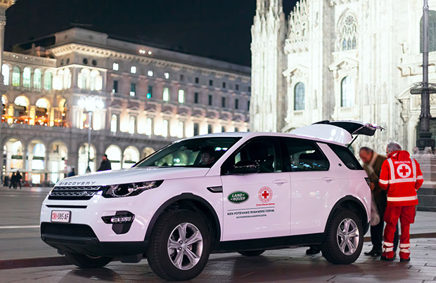 Jaguar Land Rover di fianco alla Croce Rossa Britannica