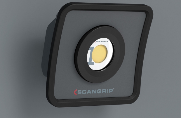 Manutenzione auto: più luce con la lampada Intec!