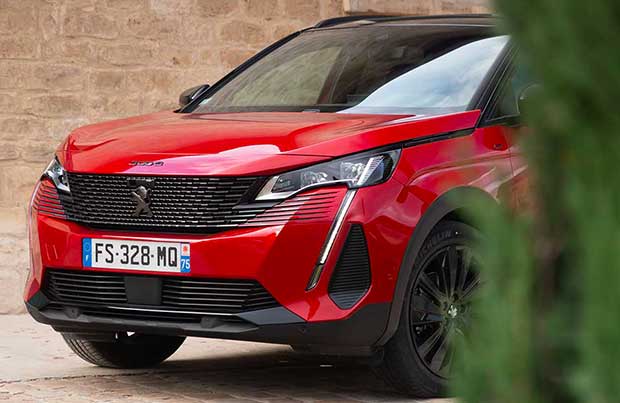Nuova Peugeot 3008 GT Black Pack