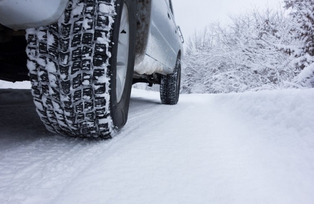 Auto in inverno, 10 accessori indispensabili