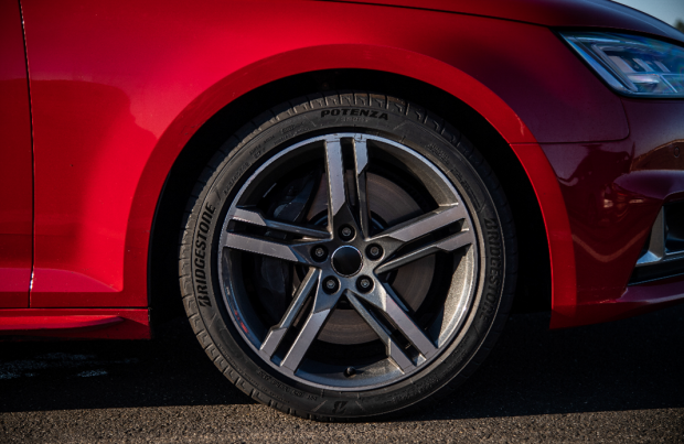 Pneumatici, Bridgestone lancia Potenza Sport