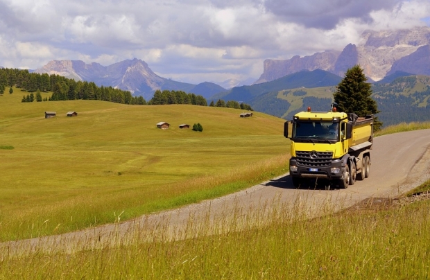 Autocarri, mercato positivo a maggio