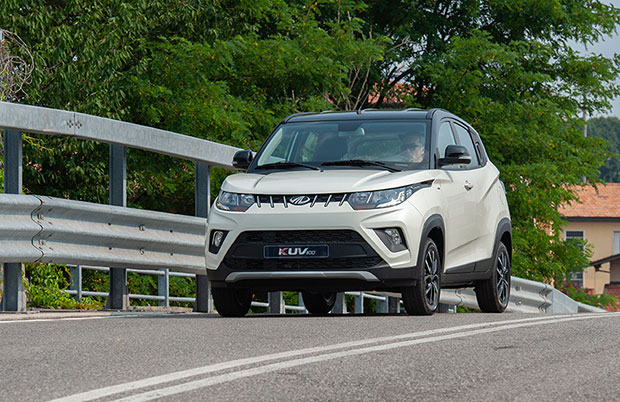 Mahindra KUV100 NXT: la compatta dai consumi ridotti