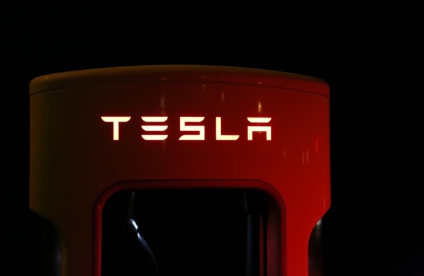 Tesla: sicurezza a rischio per i suoi modelli