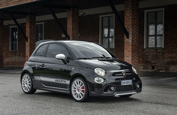 Abarth 695 Esseesse 2021