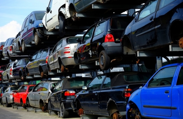 Auto usate: a dicembre 2023 calano radiazioni e acquisti