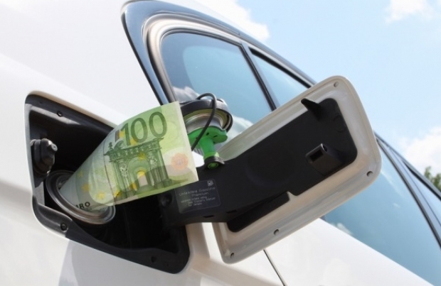 Prezzi benzina e diesel in calo: effetto guerra?