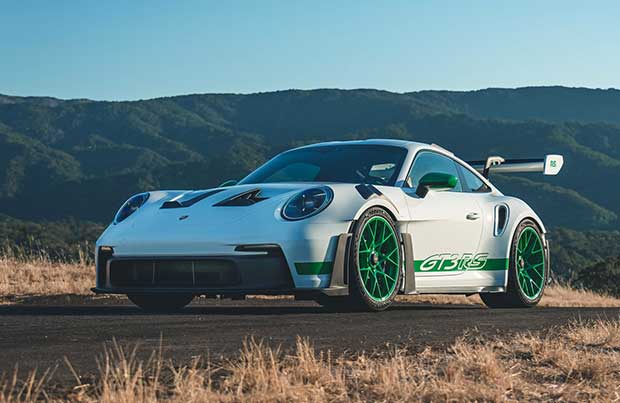 Porsche: nel 2023 crescono le vendite della 911 e Taycan