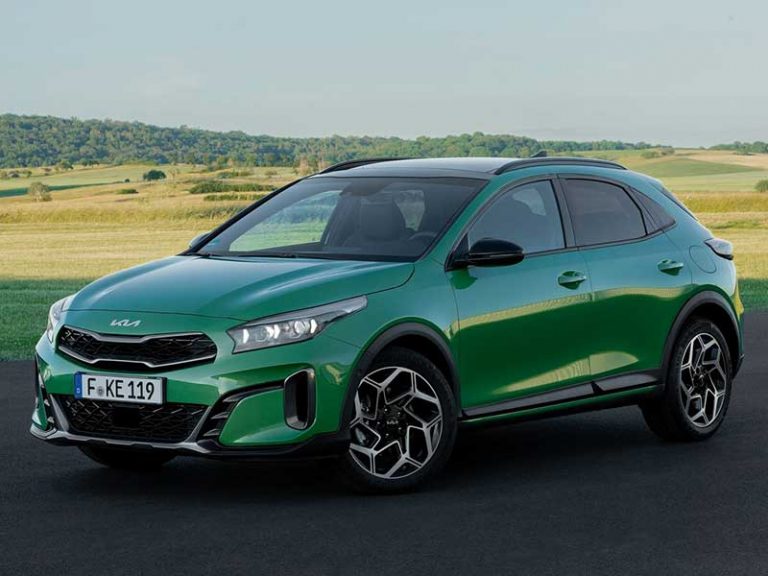 KIA XCeed 2023: sportiva, compatta e sicura