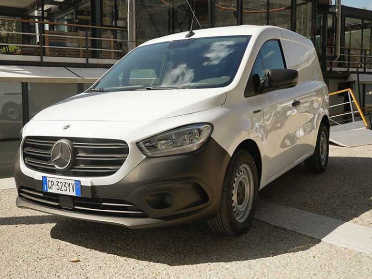 Mercedes-Benz eCitan: il van compatto completamente elettrico
